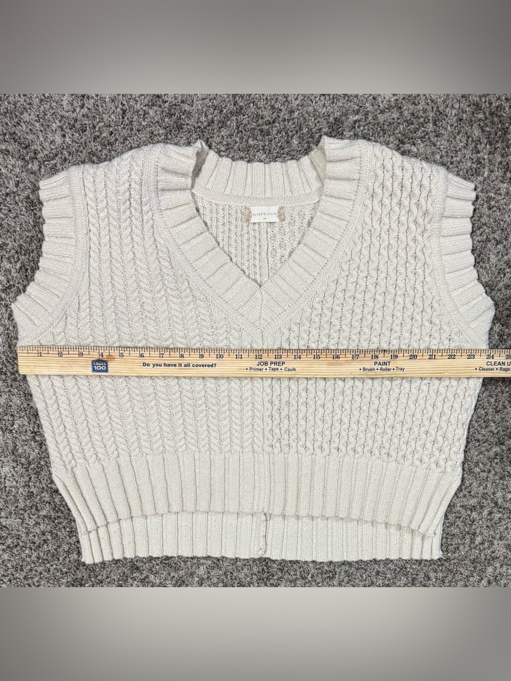 Altar'd State Cream Cable Knit V-Neck Sweater Vest! Size Medium. - Picture 10 of 10